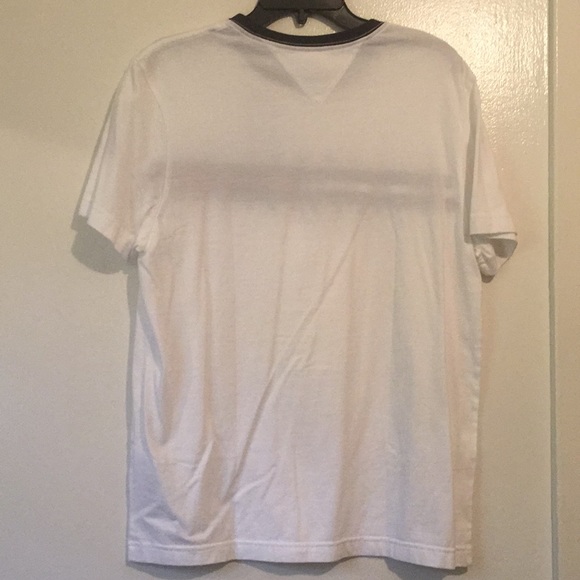 Tommy Hilfiger Men’s Logo-Print White T-Shirt - Picture 5 of 7